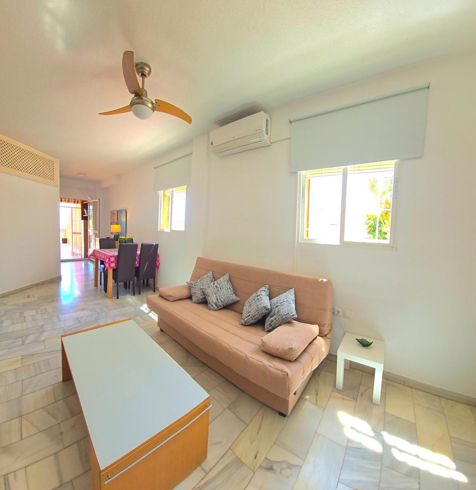 Fran Coastal Elegance Stylish With Sea Views, Large Terrace Apartment Torremolinos
